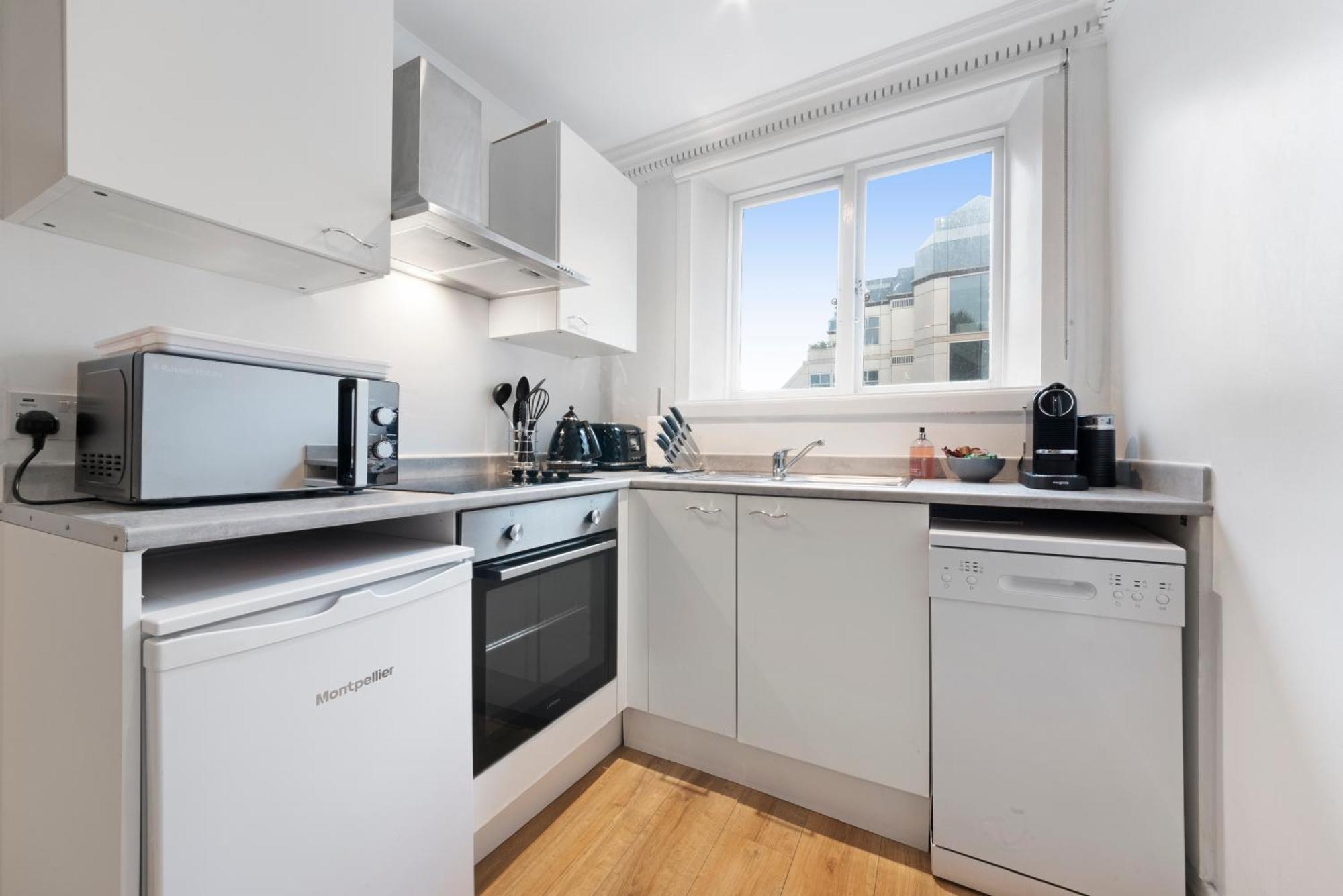 2 Bed Piccadilly Apartment 4 Londen Buitenkant foto